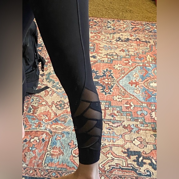 Lulu lemon size 2 mesh leggings - Picture 6 of 7